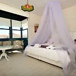 Konukevi Sultan Butik ℳℛ Luxury Concept Alaçatı